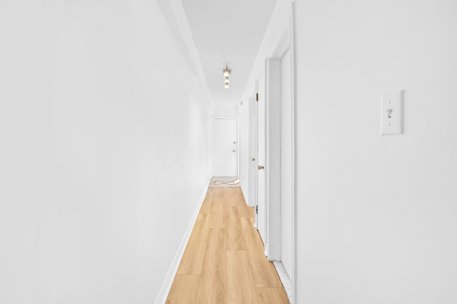 Photo - PASAGEWAY
