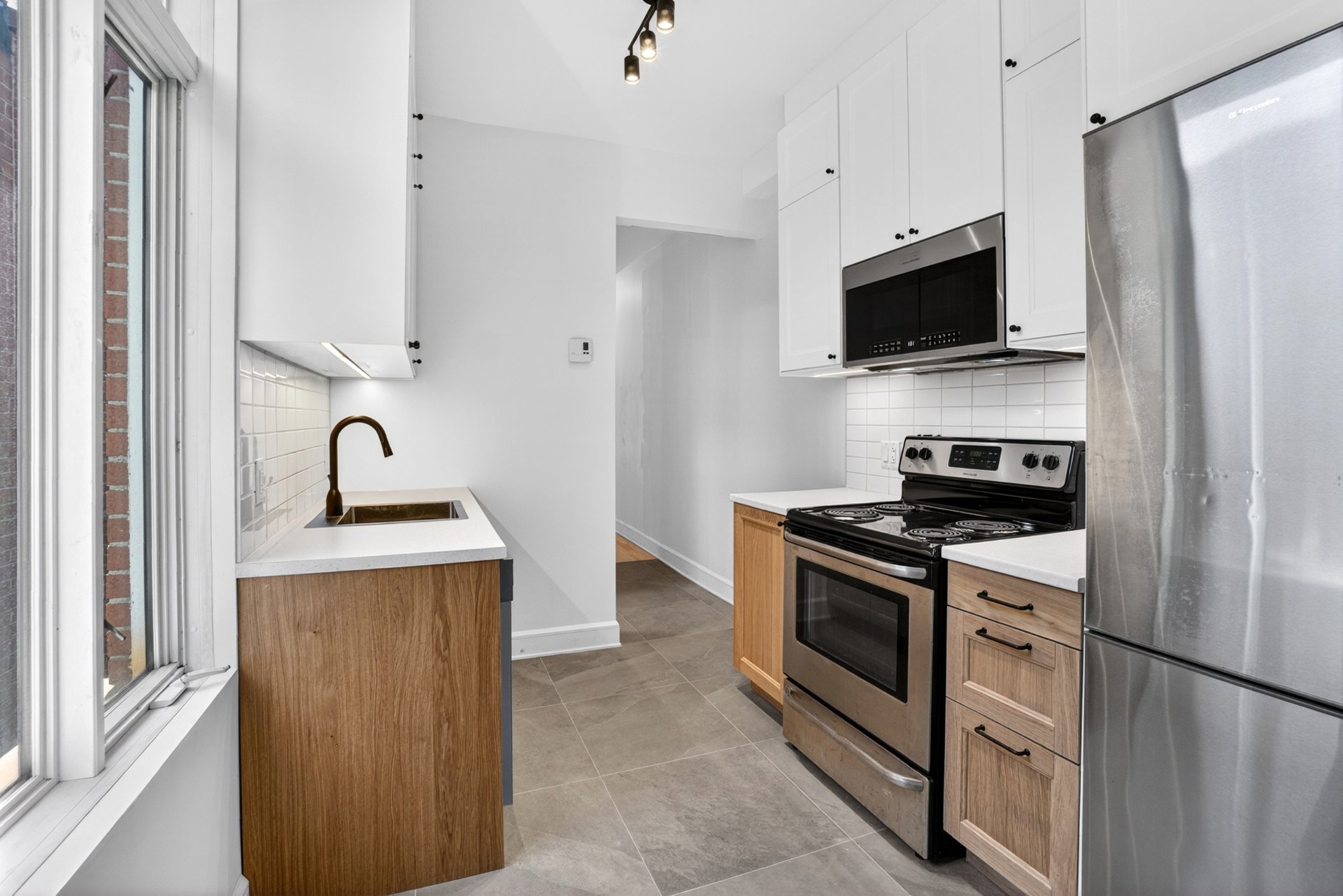 Photo - Kitchen