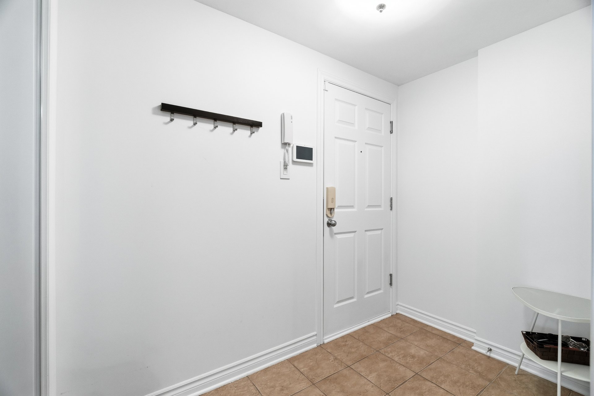 Photo - Hallway
