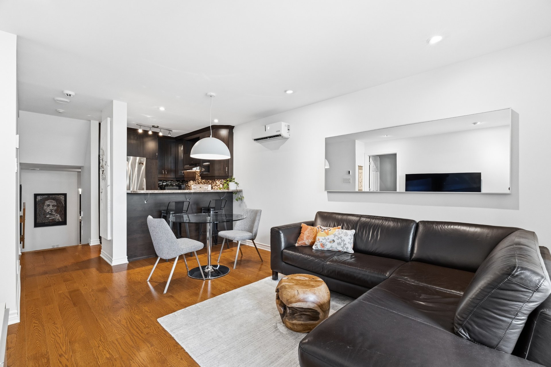 Photo - Dining room