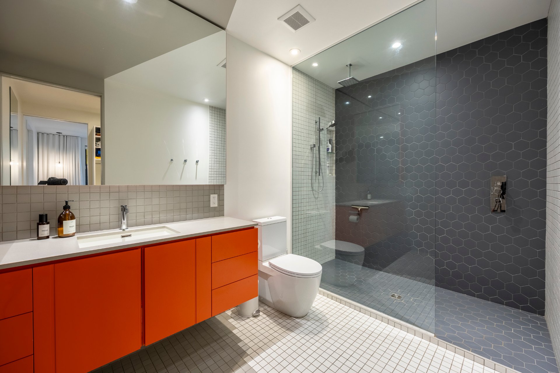 Photo - Salle de bains attenante à la CCP