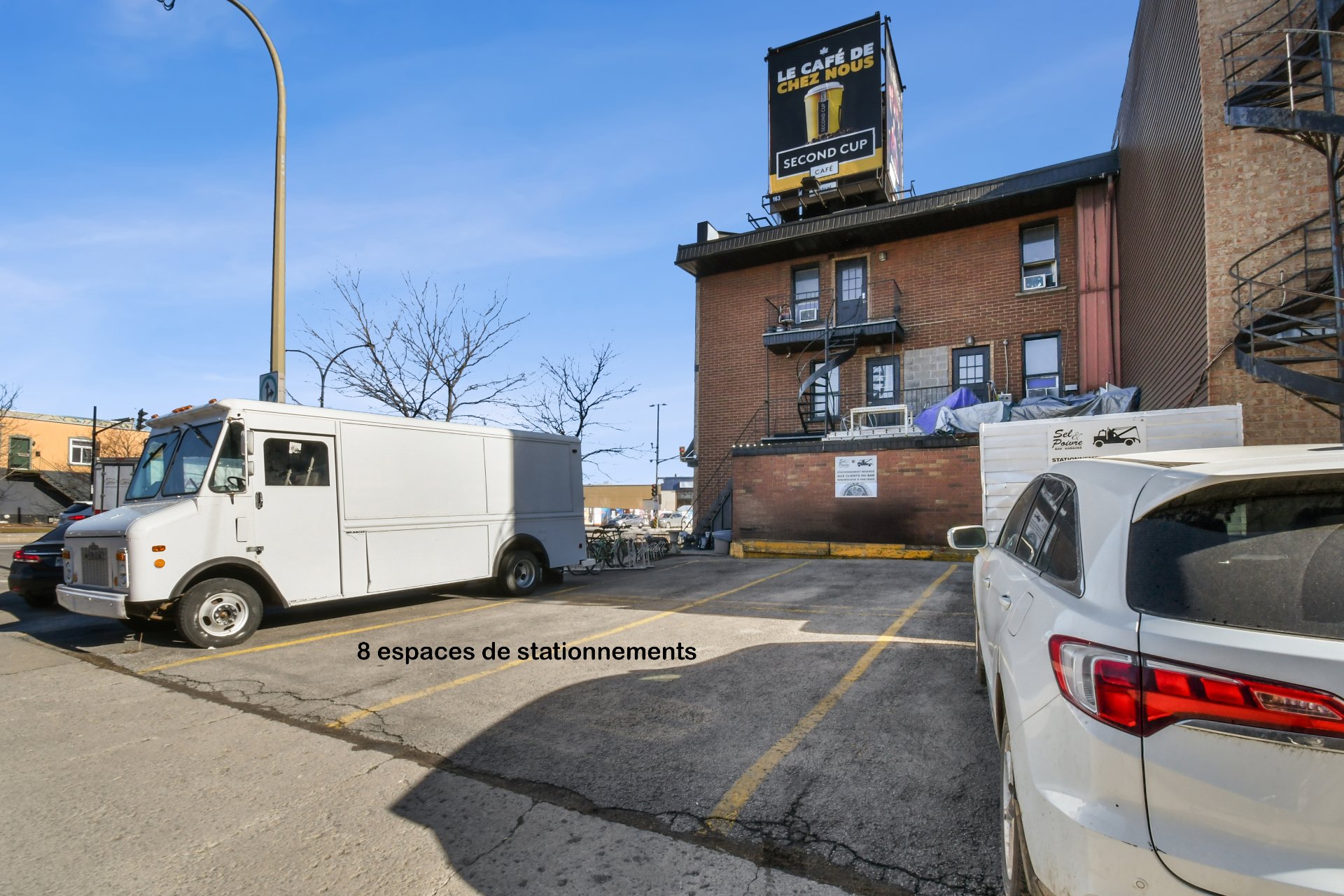 Photo - Stationnement