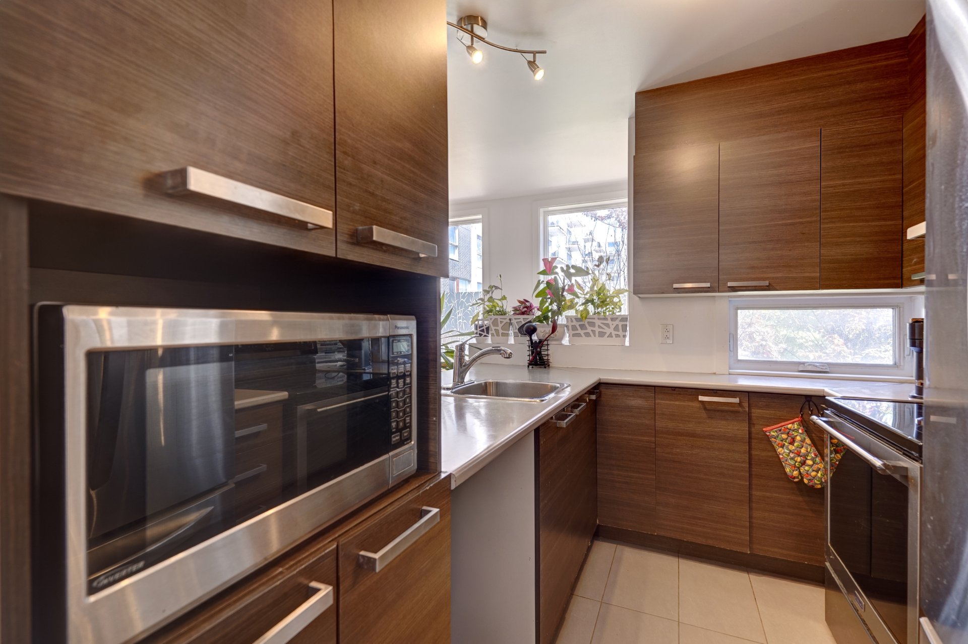 Photo - Kitchen
