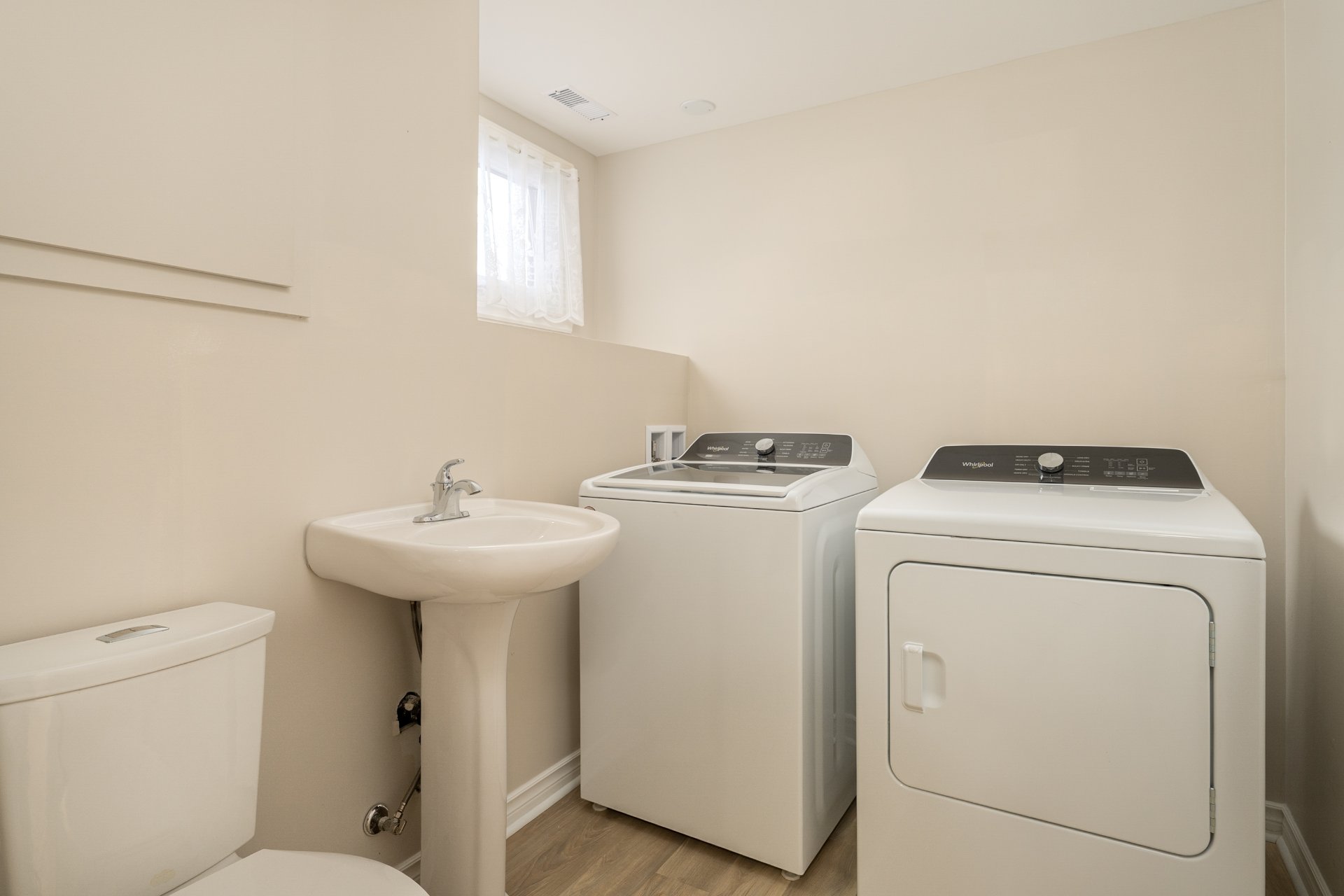 Photo - Laundry room
