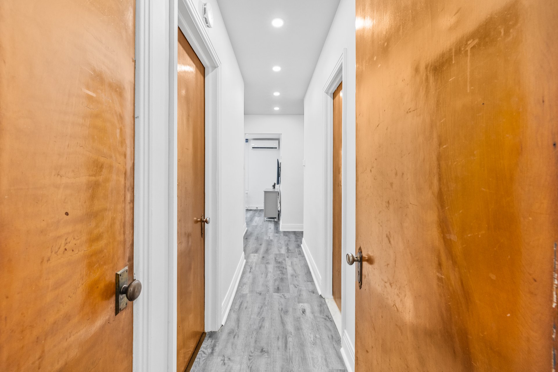 Photo - PASAGEWAY