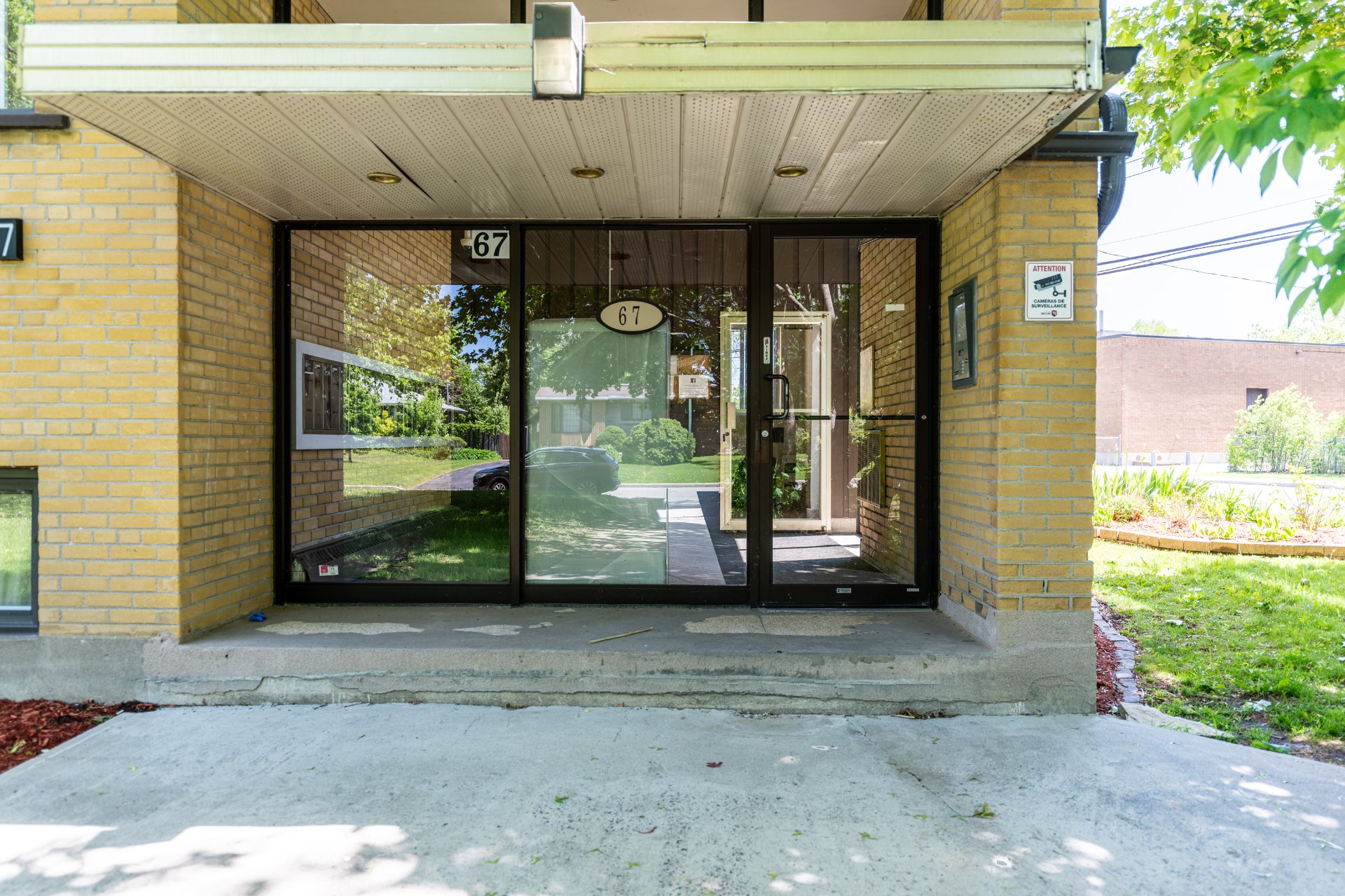 Photo - Entrée extérieure