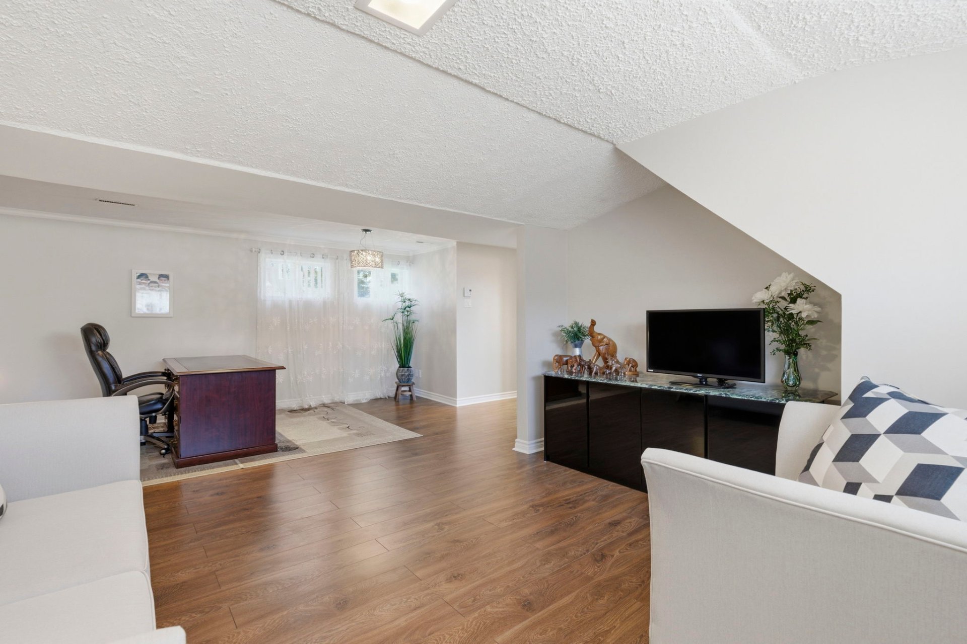 Photo - Basement