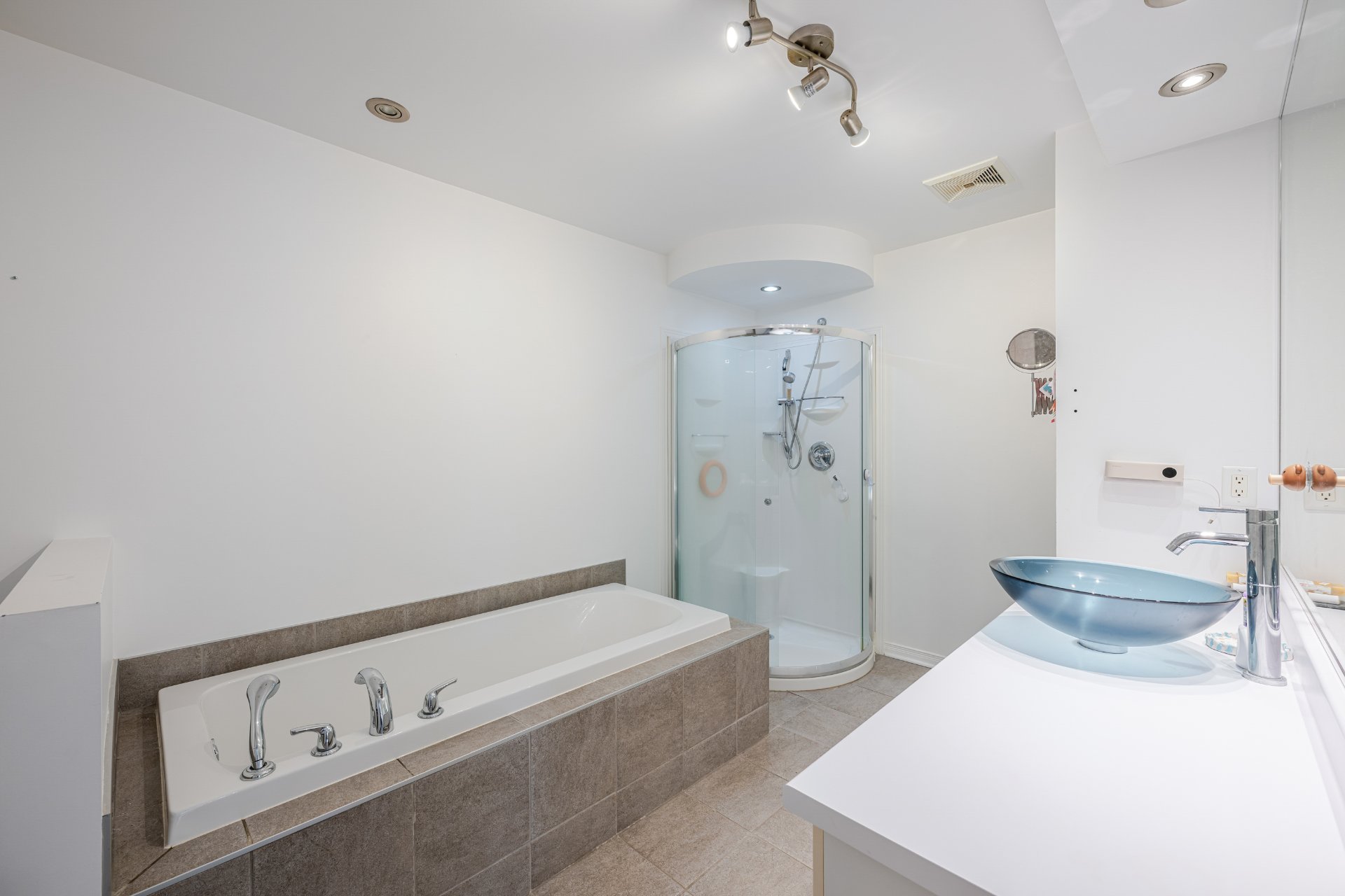Photo - Bathroom