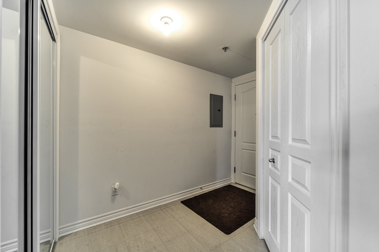 Photo - Hallway