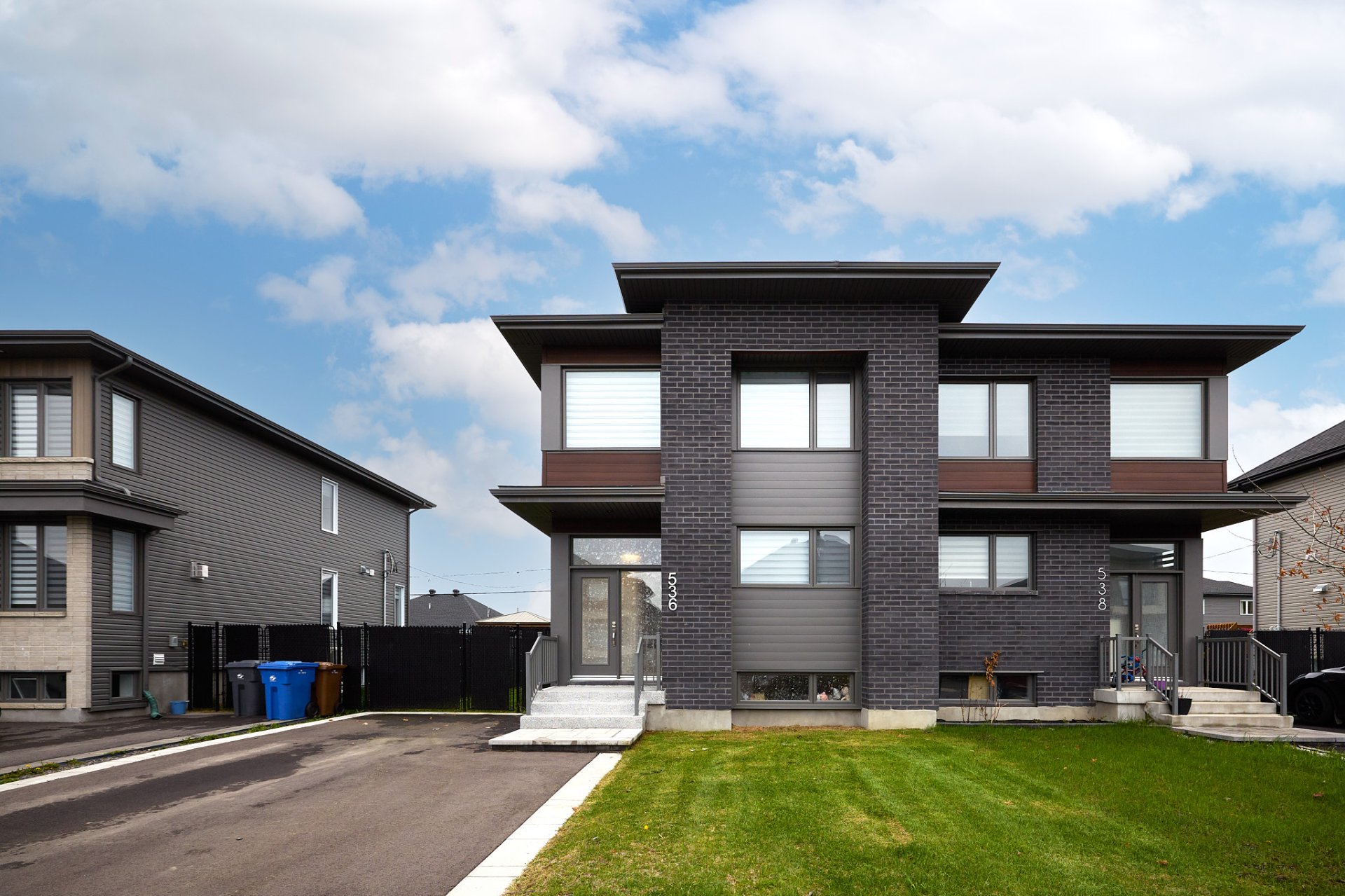 Photo - Frontage