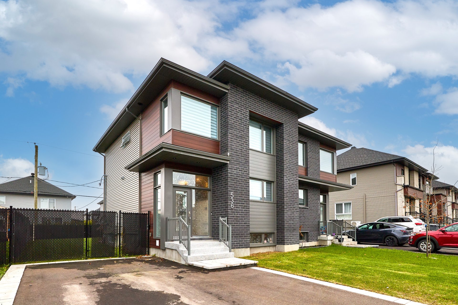 Photo - Frontage