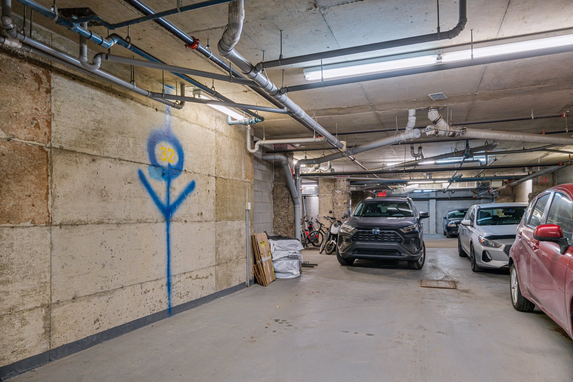 Photo - Garage