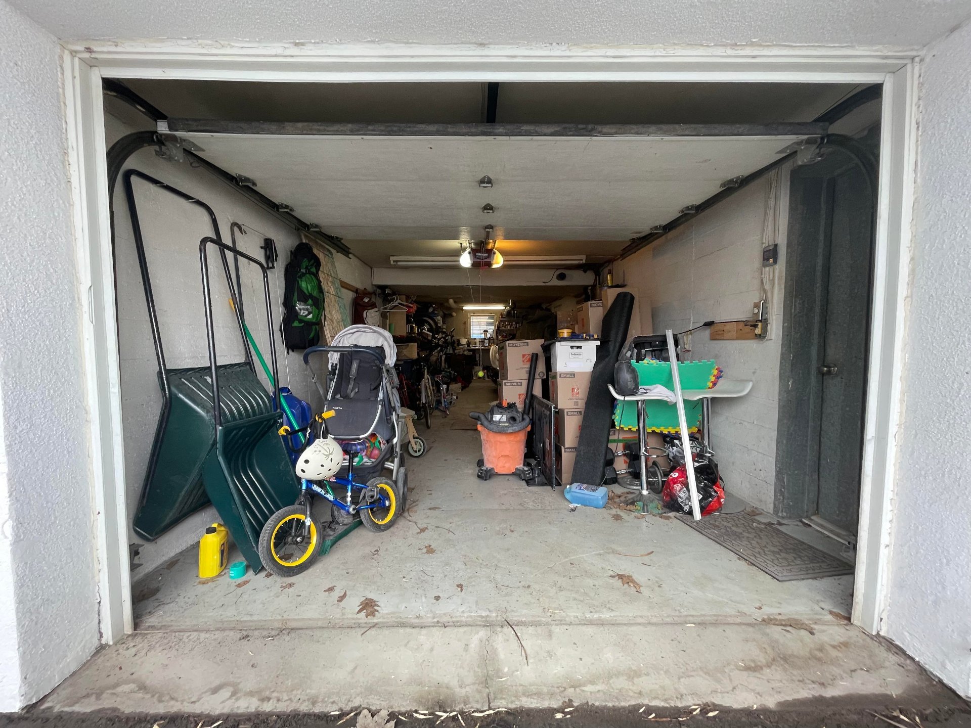 Photo - Garage