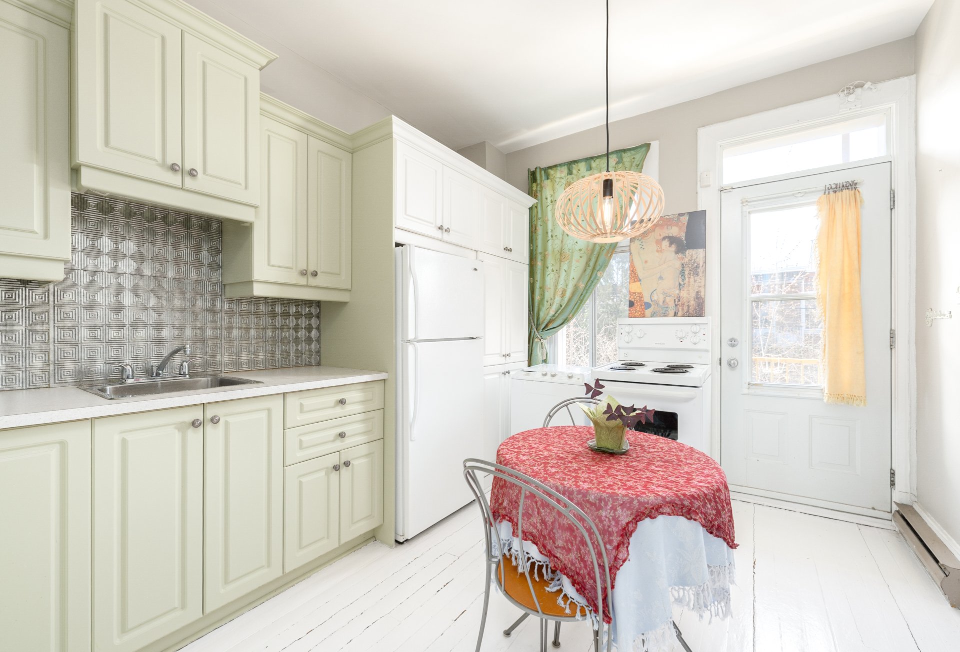 Photo - Kitchen