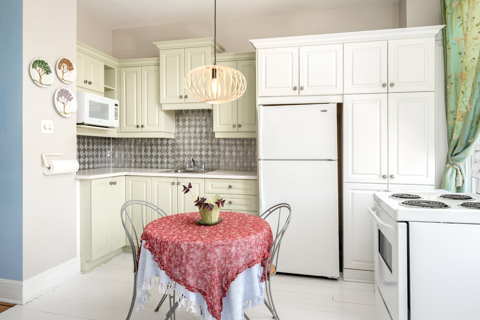 Photo - Kitchen