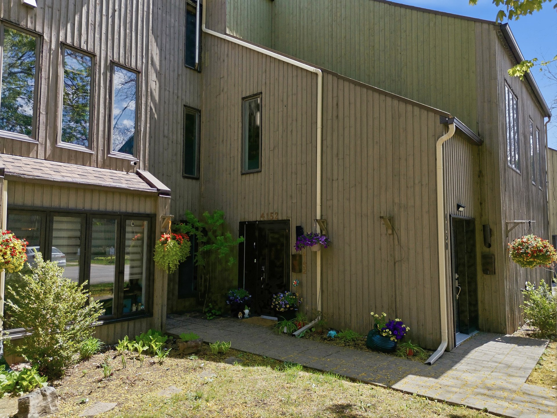 Photo - Frontage