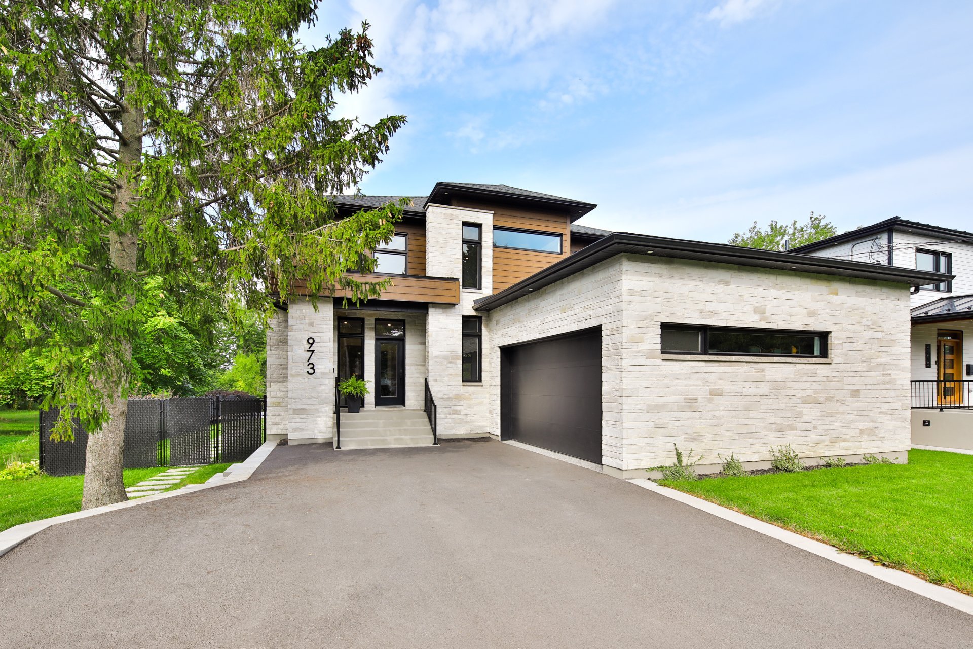 Photo - Frontage