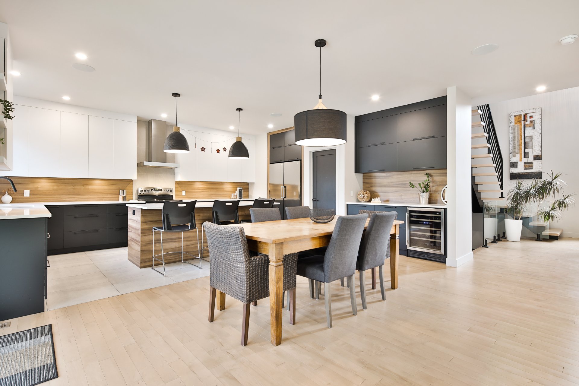 Photo - Dining room