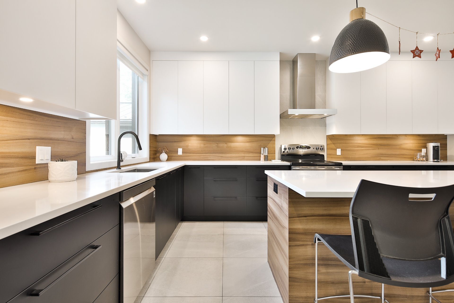Photo - Kitchen