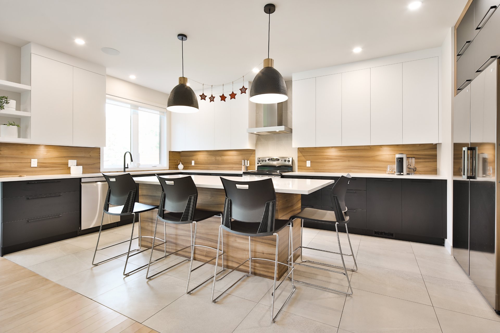 Photo - Kitchen