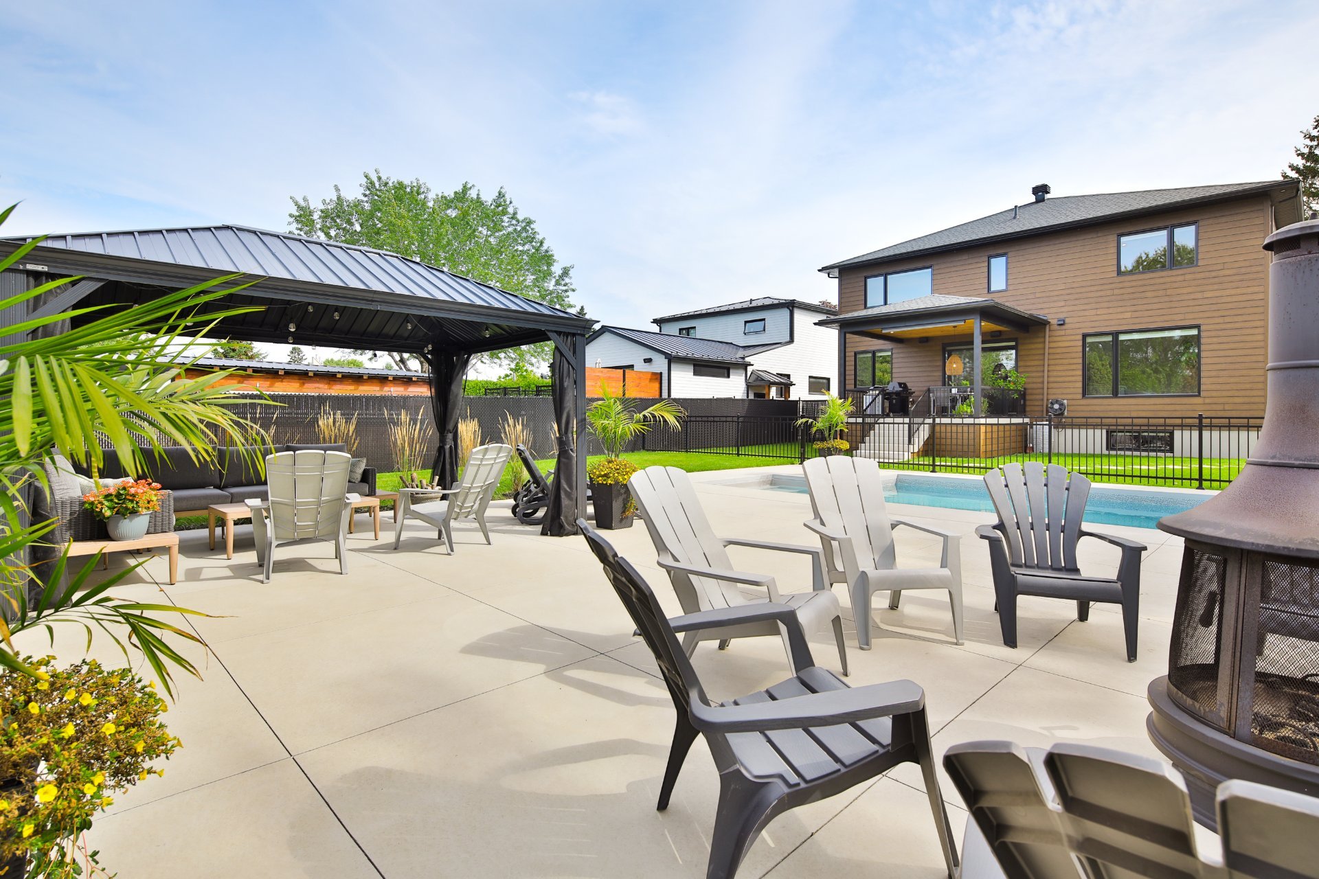 Photo - Backyard