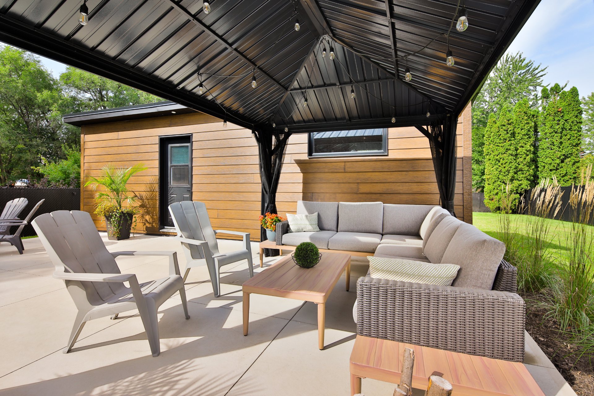 Photo - Backyard