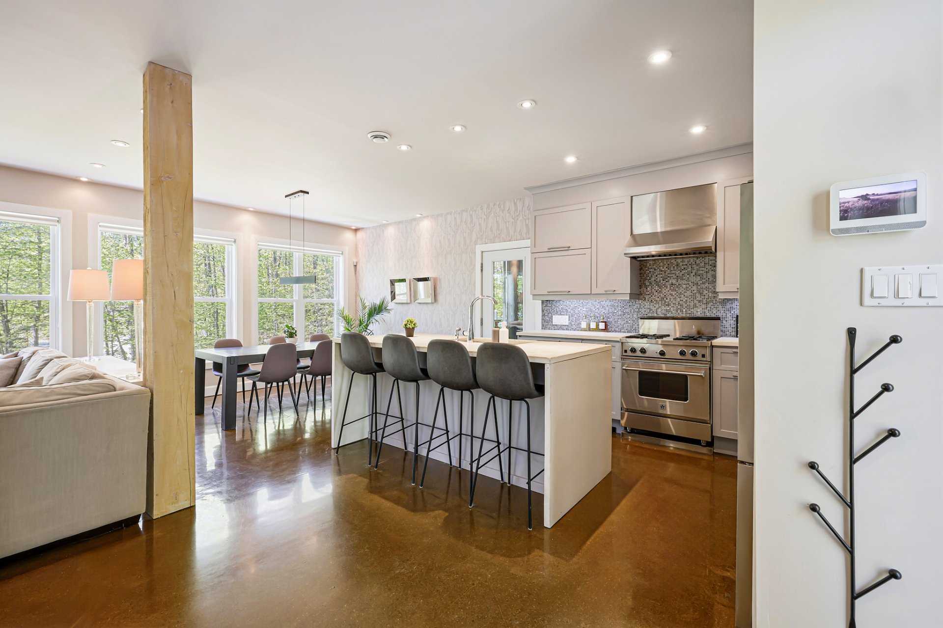 Photo - Kitchen