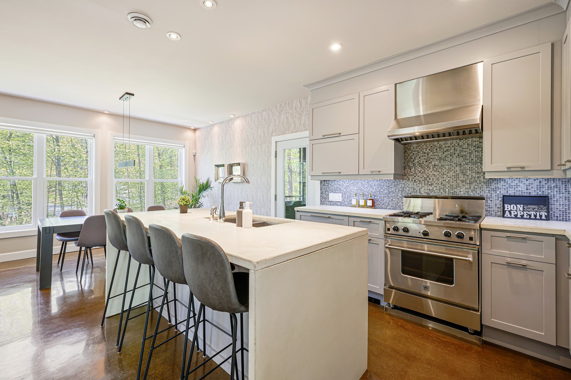 Photo - Kitchen