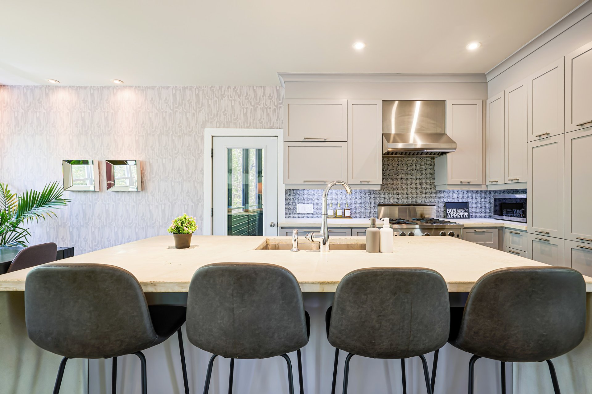 Photo - Kitchen