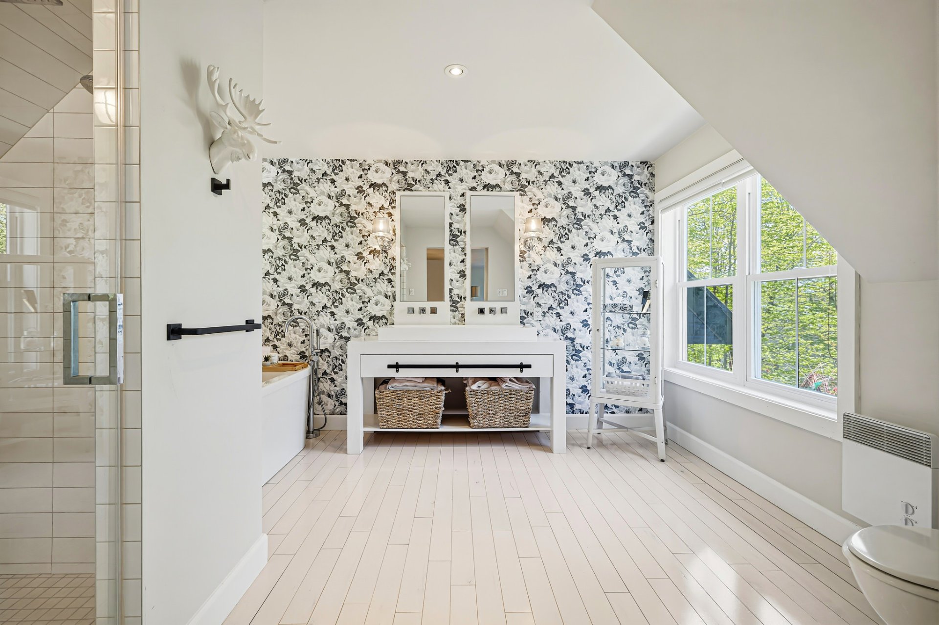Photo - Bathroom
