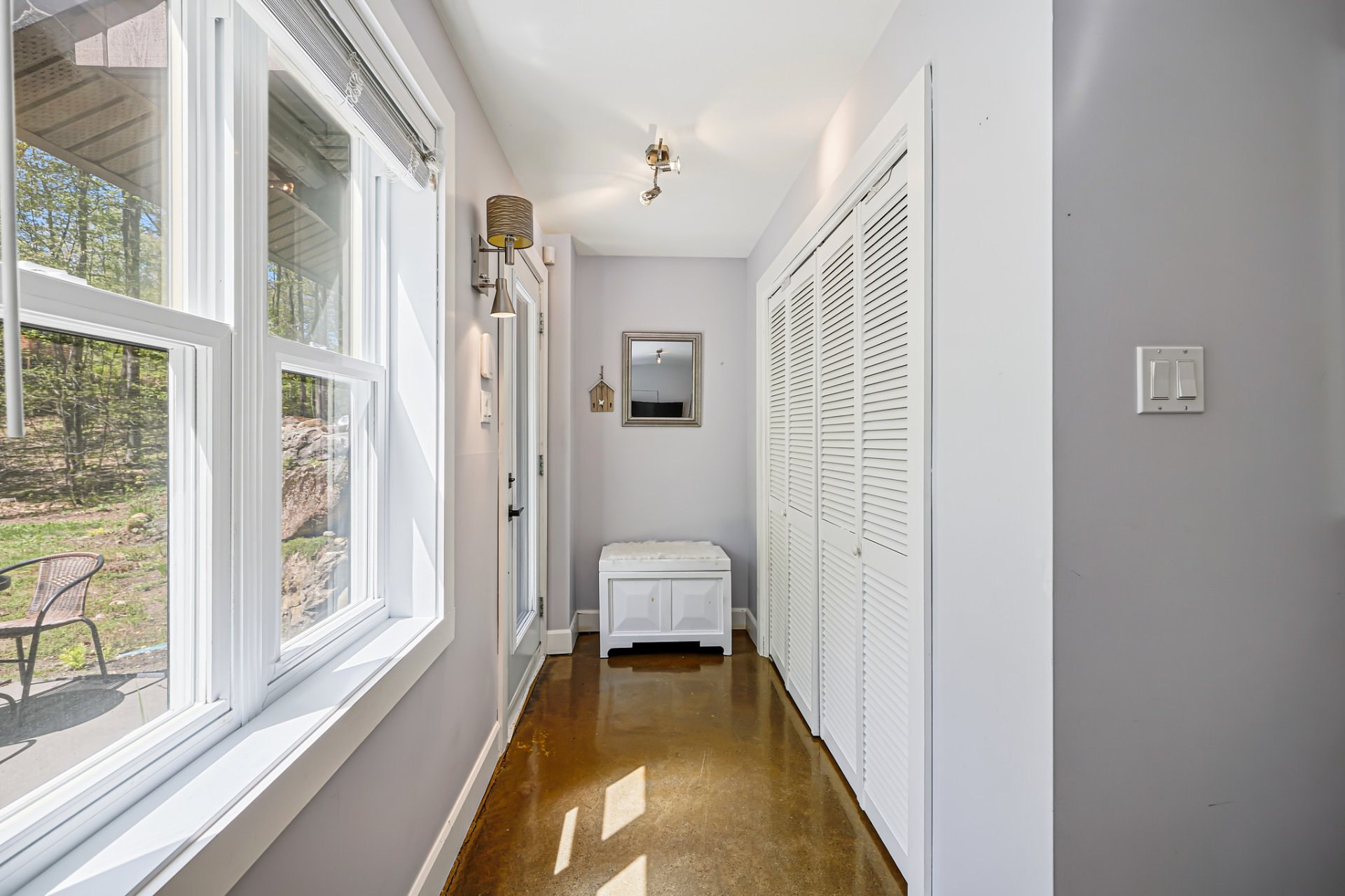Photo - Hallway