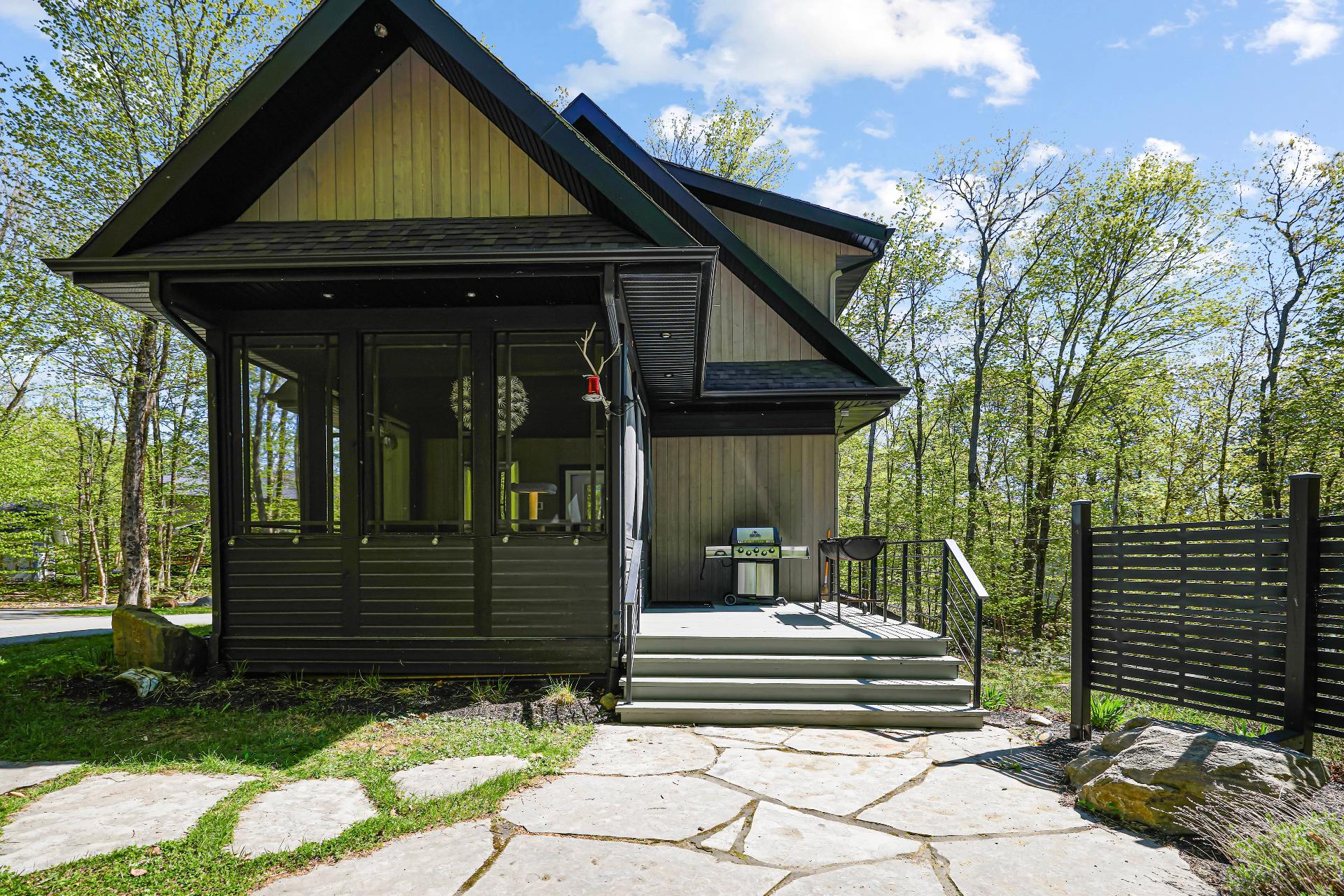 Photo - Frontage