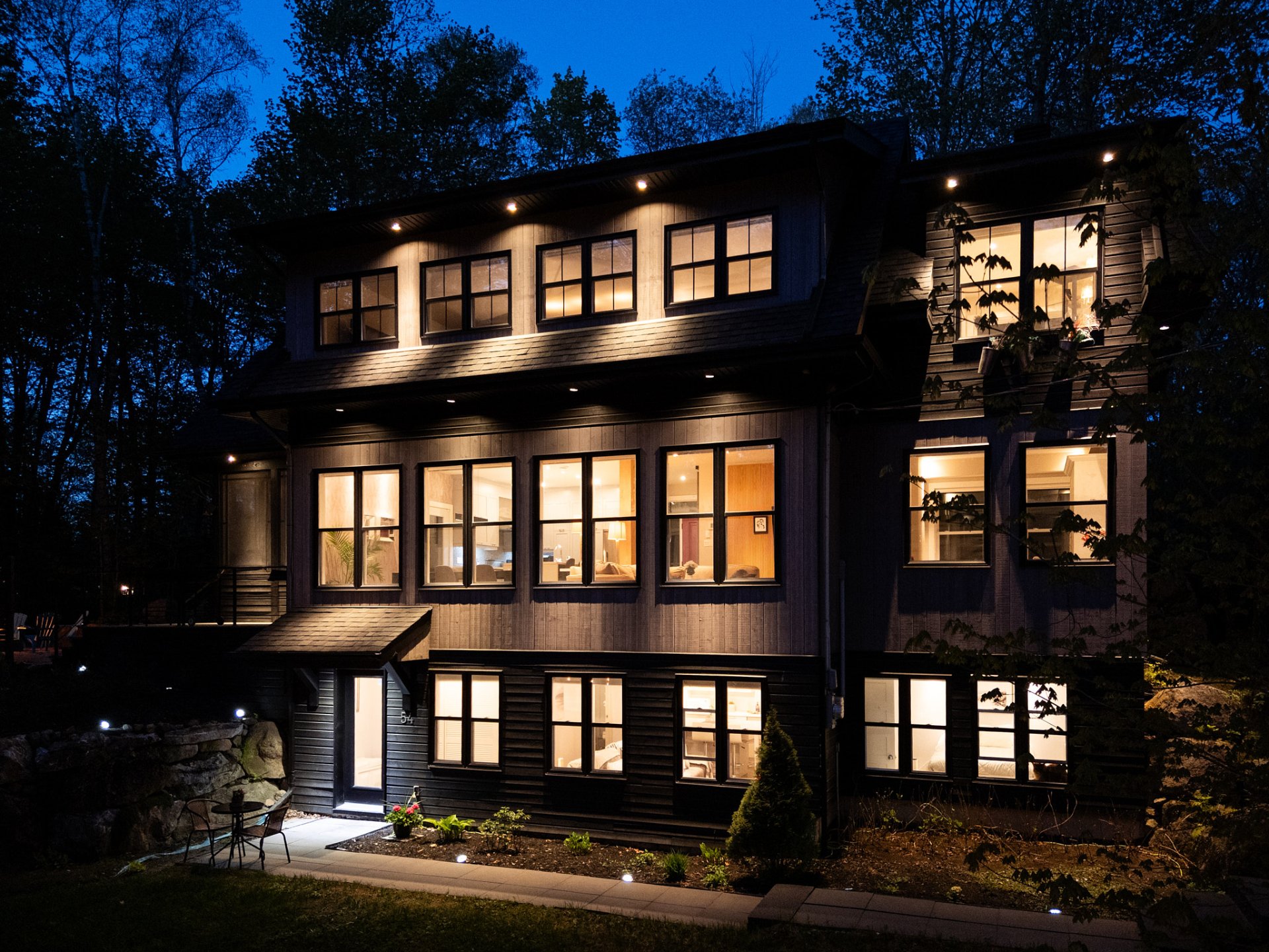 Photo - Back facade