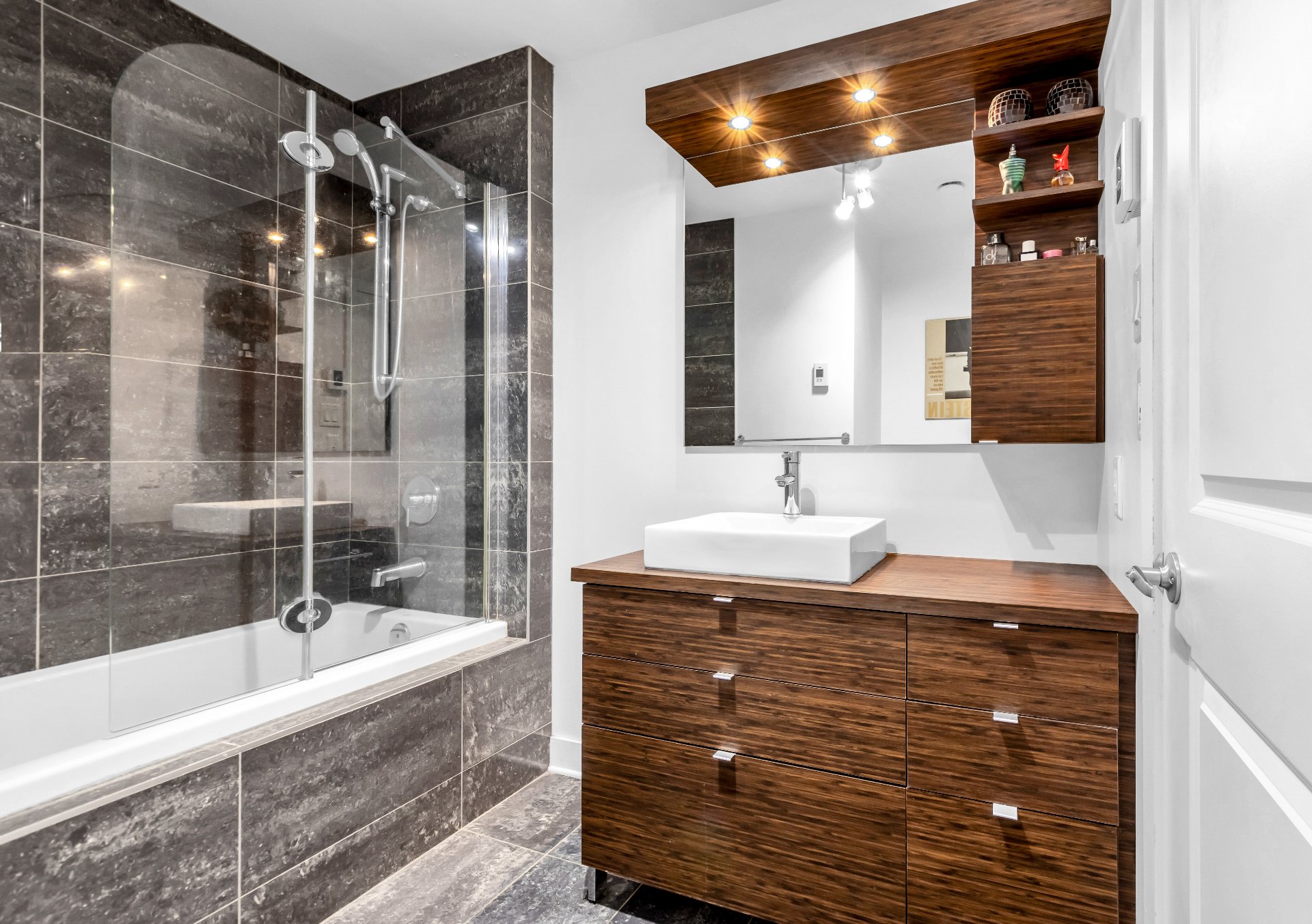 Photo - Bathroom