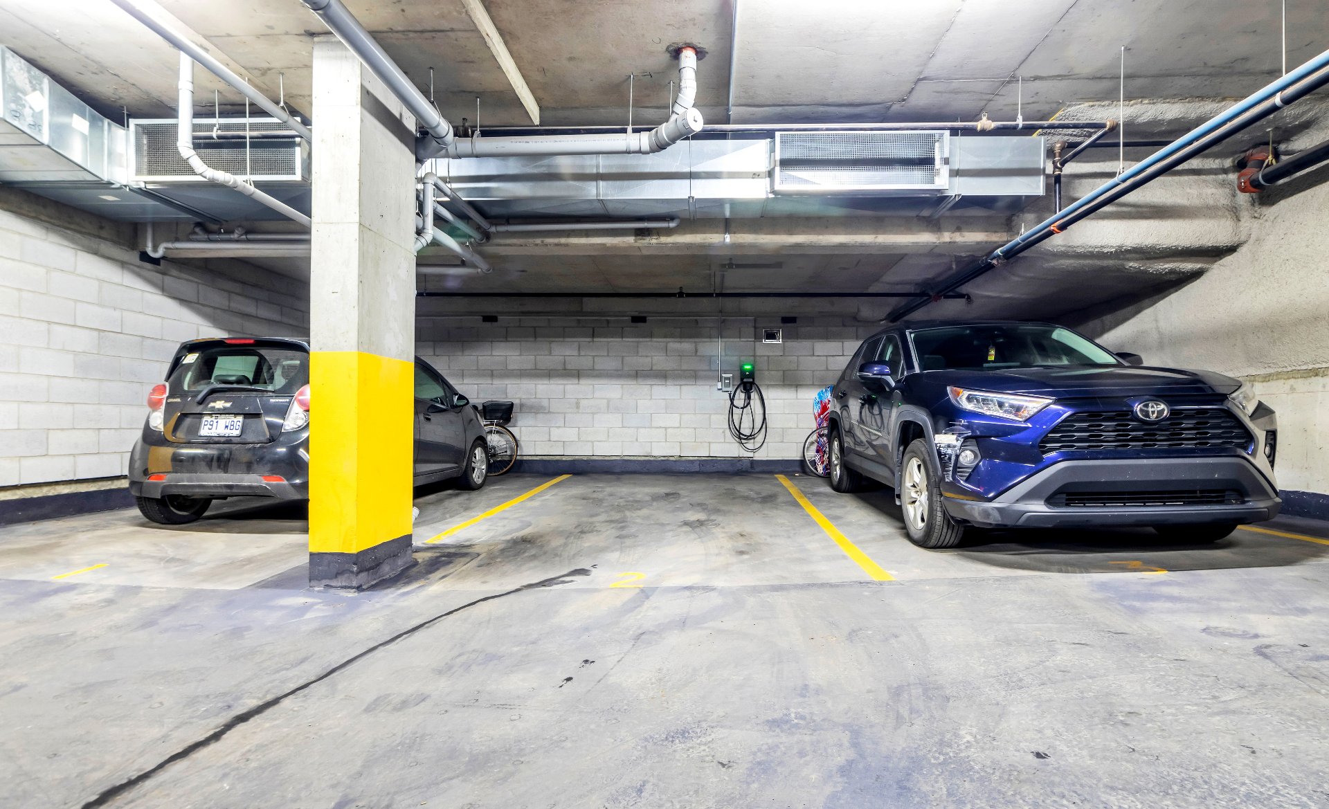 Photo - Garage