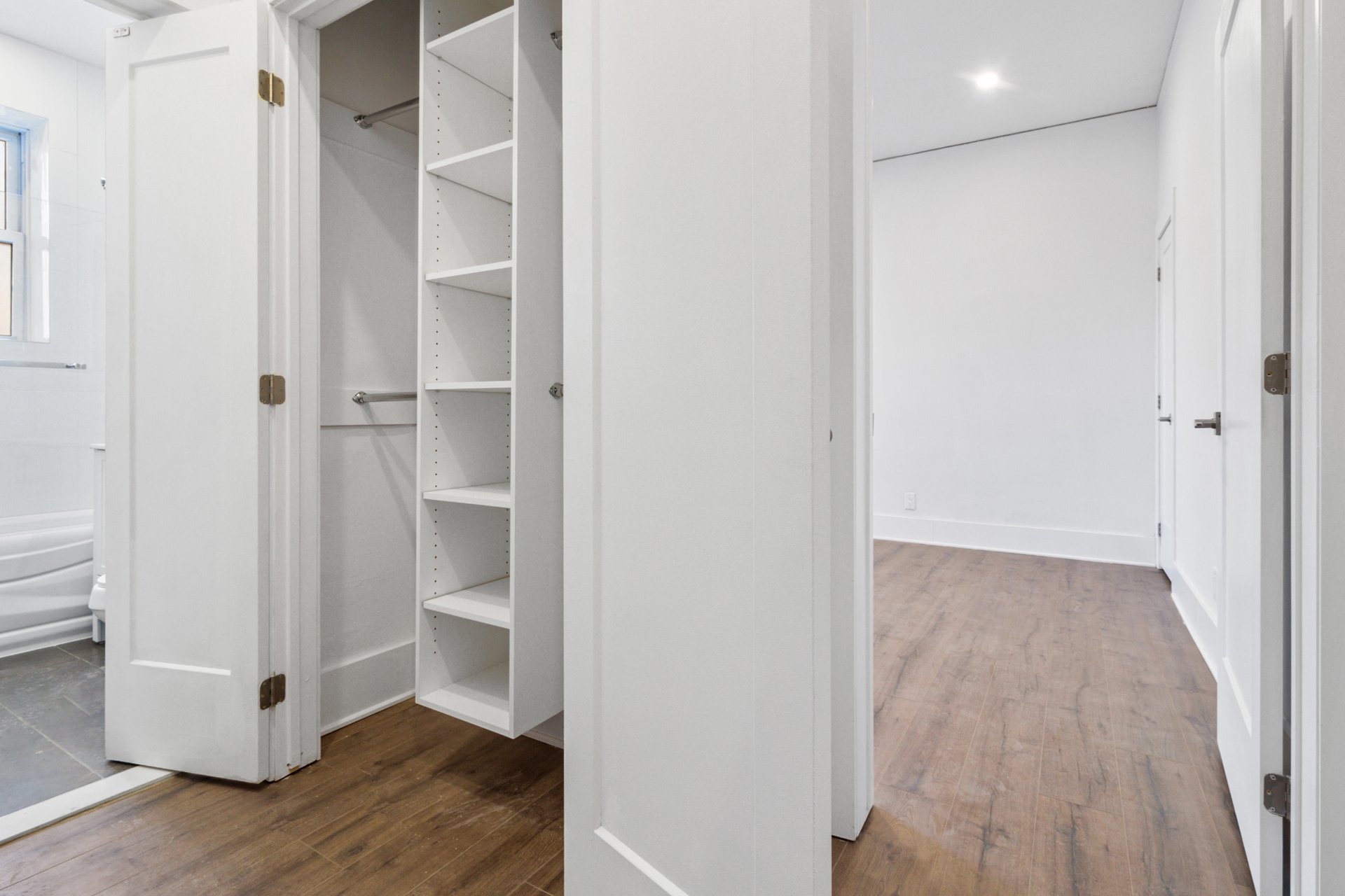 Photo - Penderie (Walk-in)