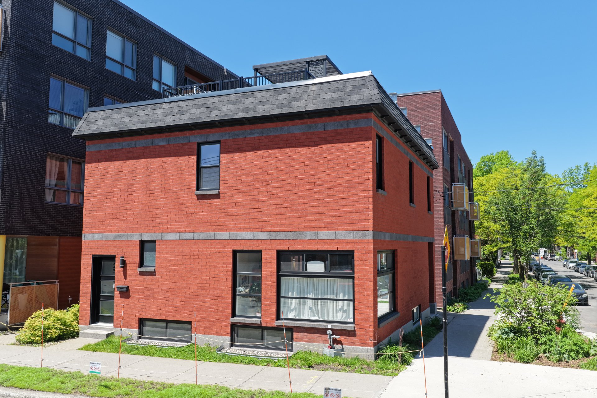 Photo - Exterior