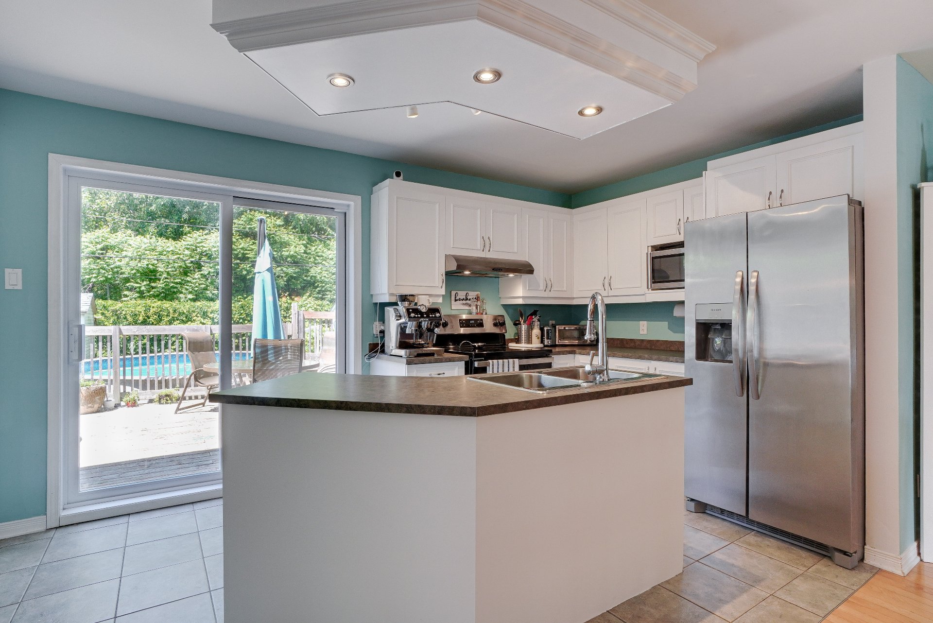 Photo - Kitchen