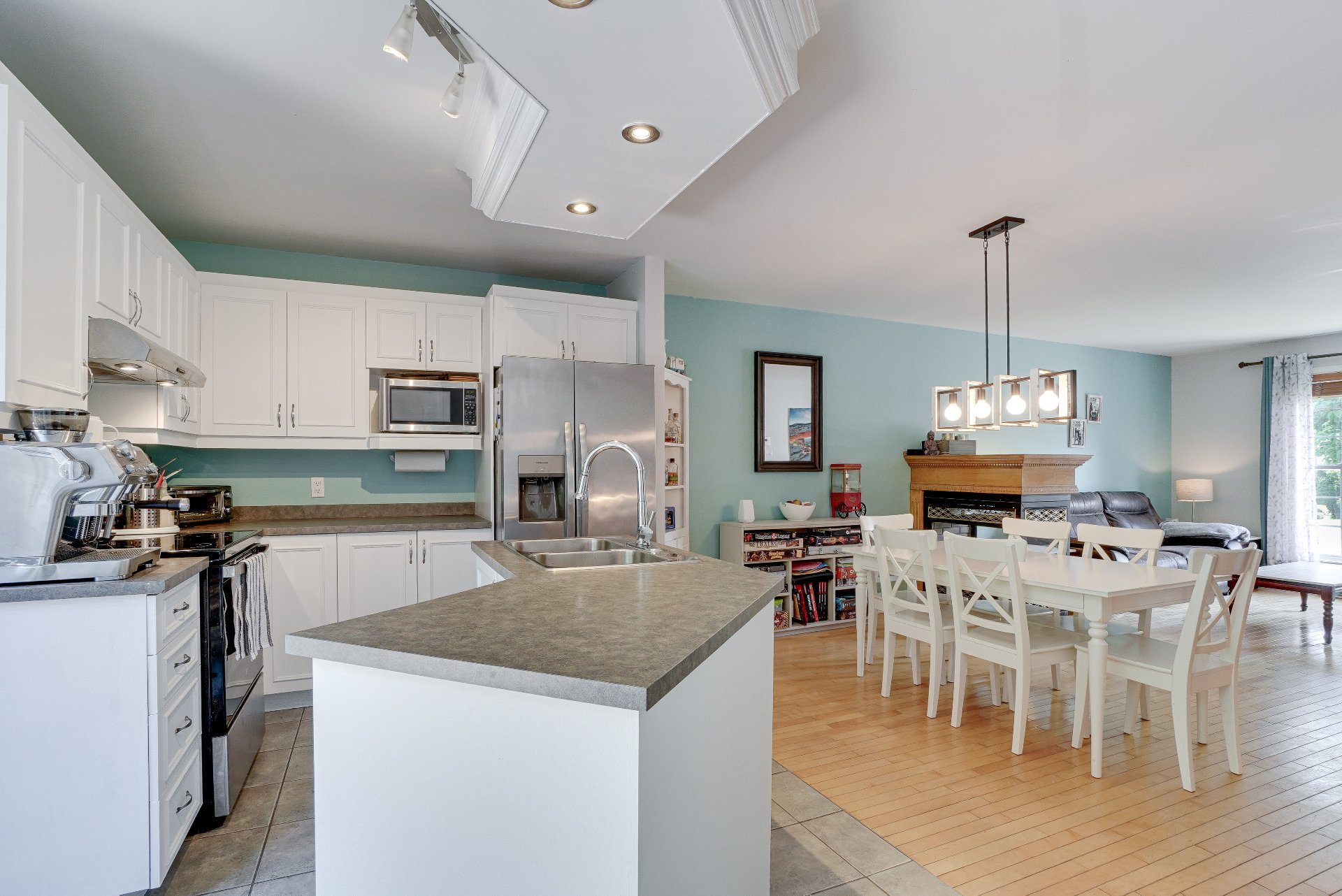 Photo - Kitchen