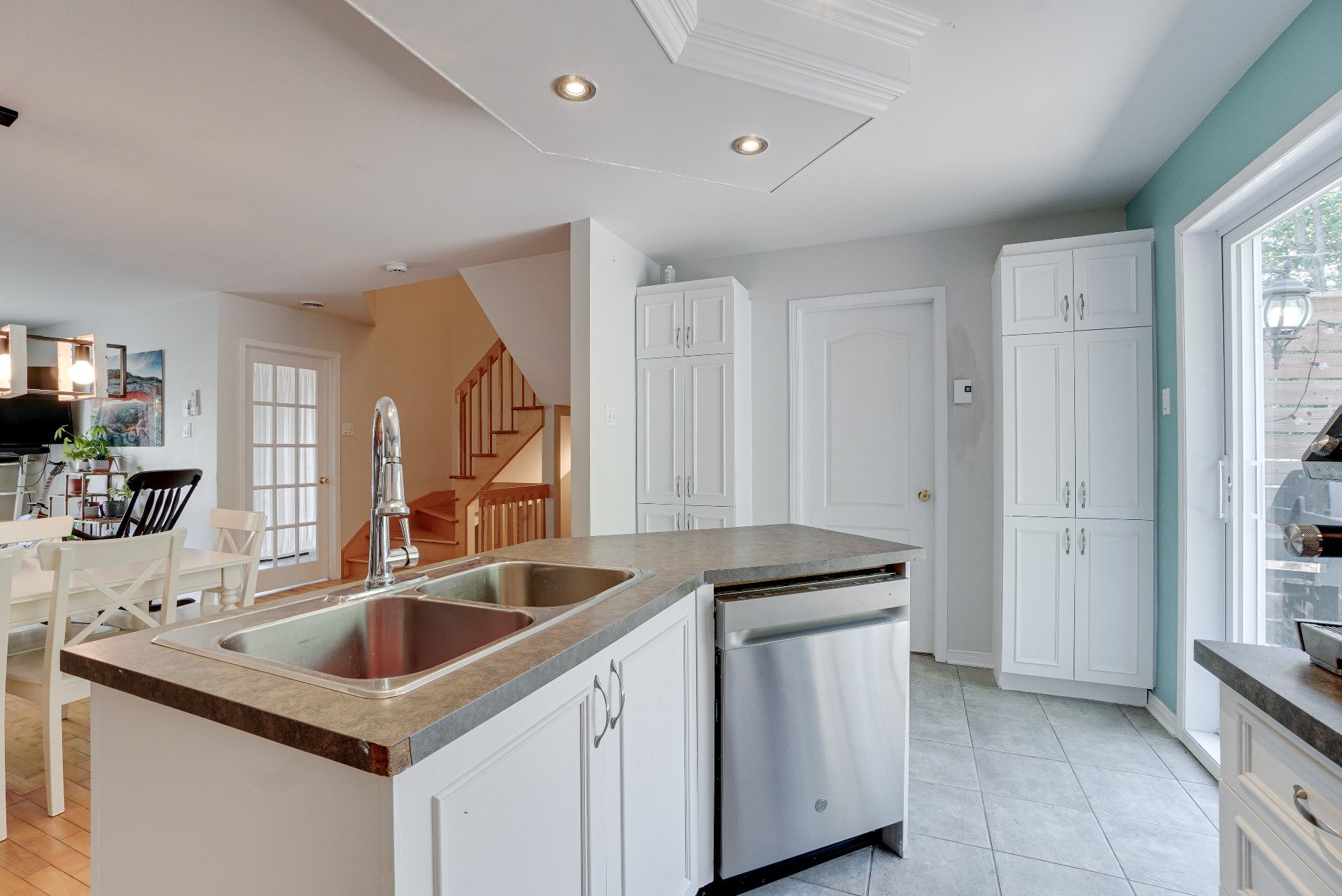 Photo - Kitchen