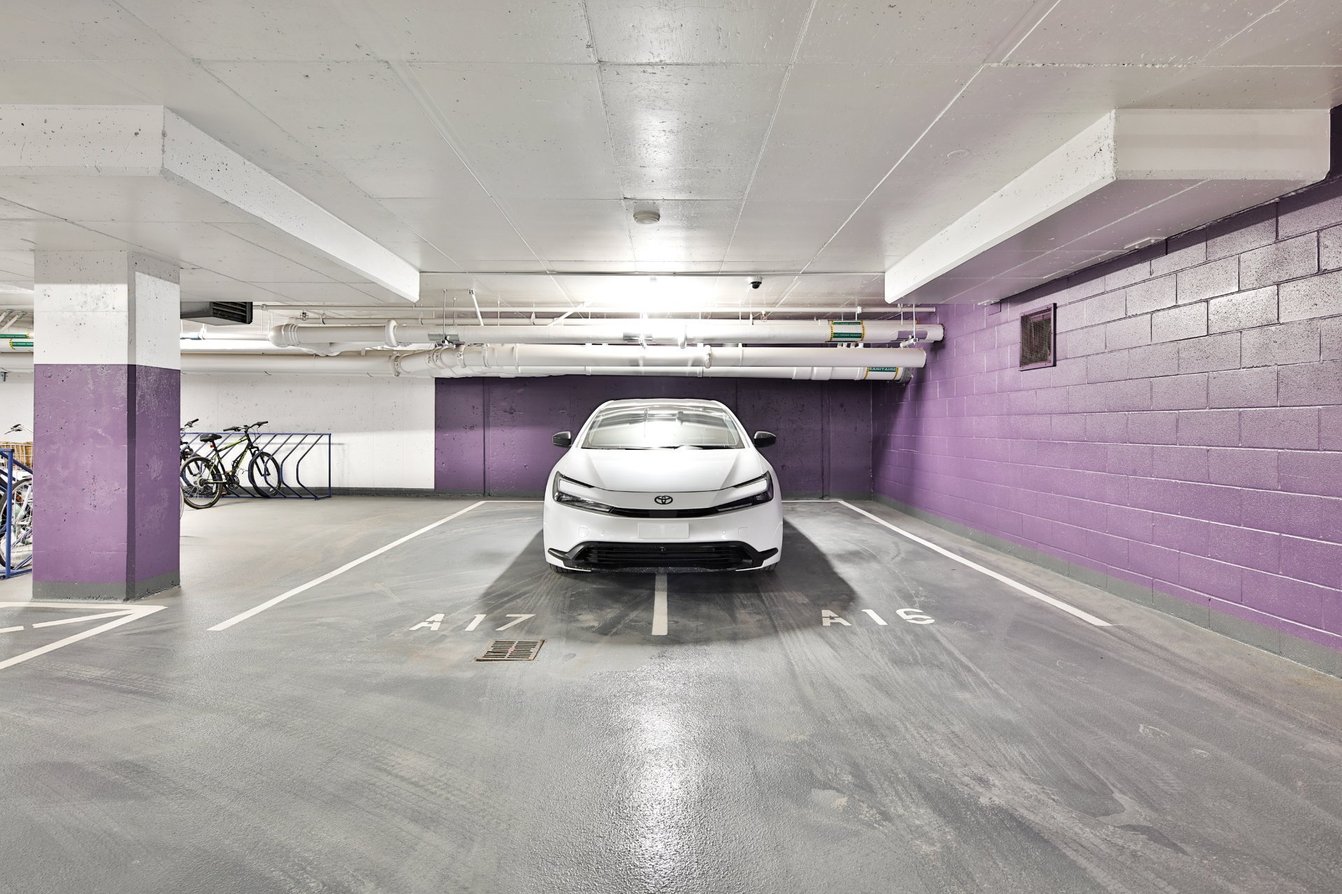 Photo - Garage