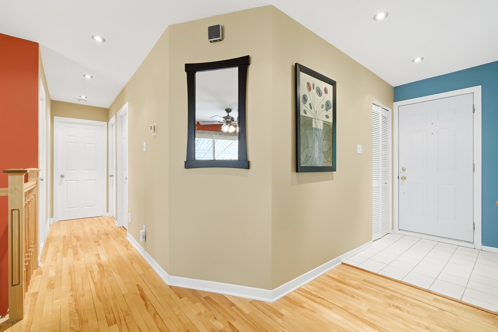 Photo - Hallway