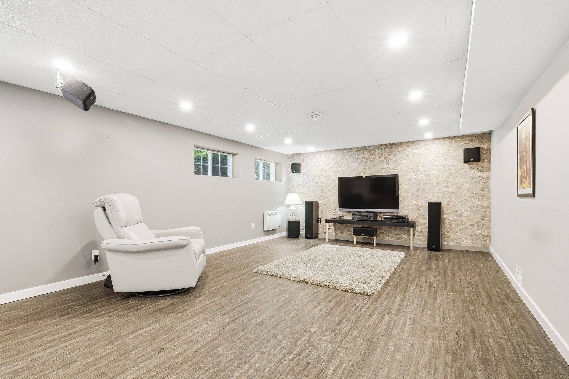 Photo - Family room