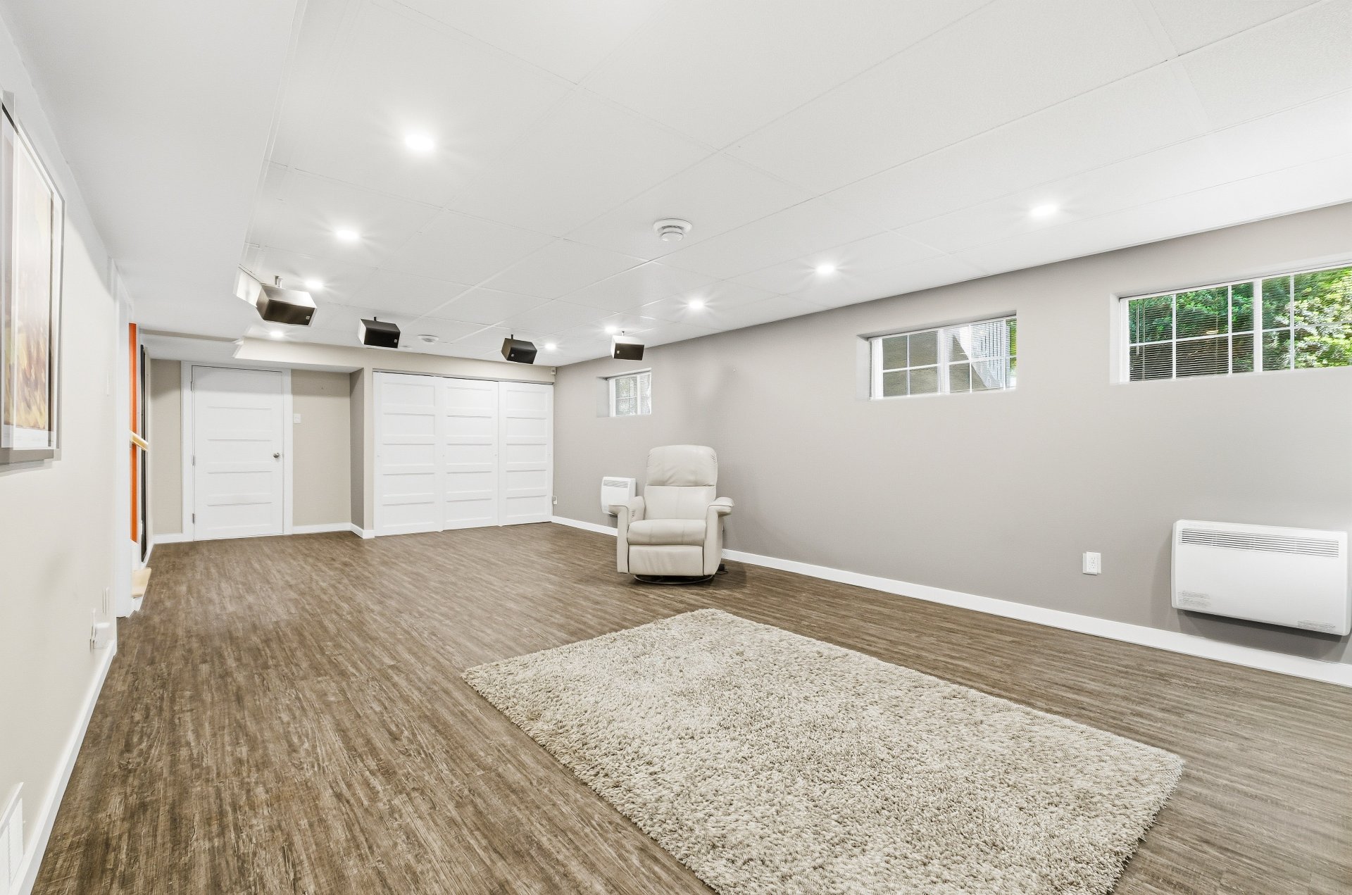 Photo - Family room