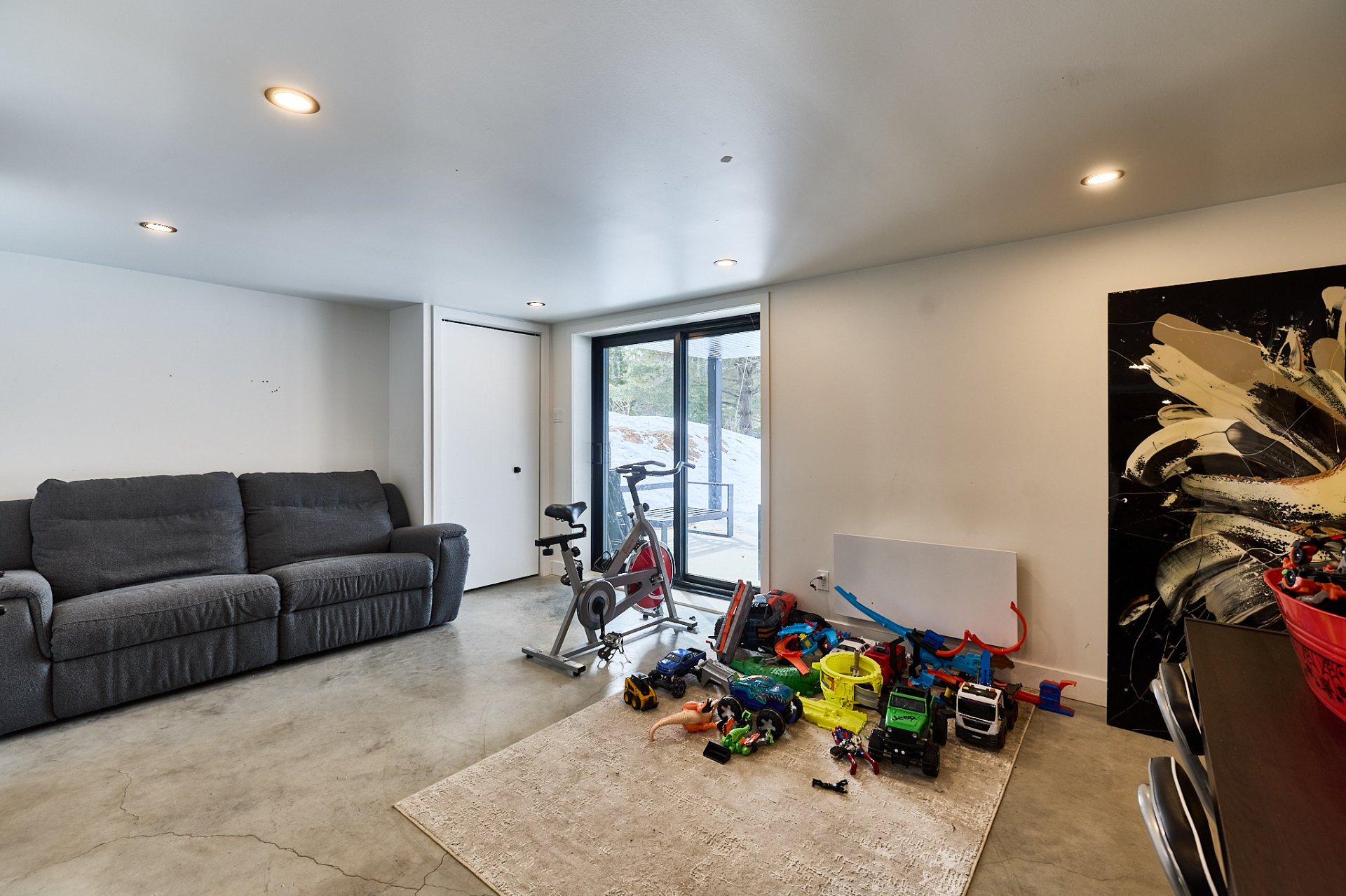 Photo - Family room