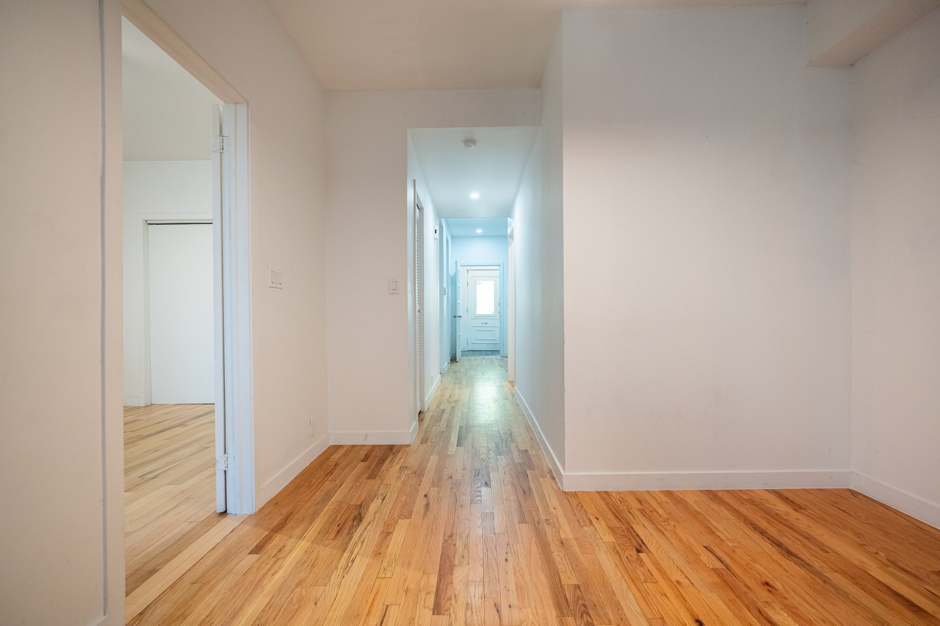 Photo - PASAGEWAY