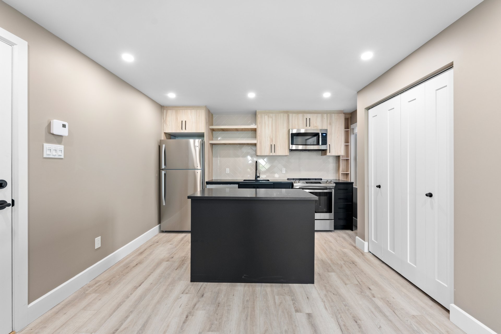 Photo - Kitchen