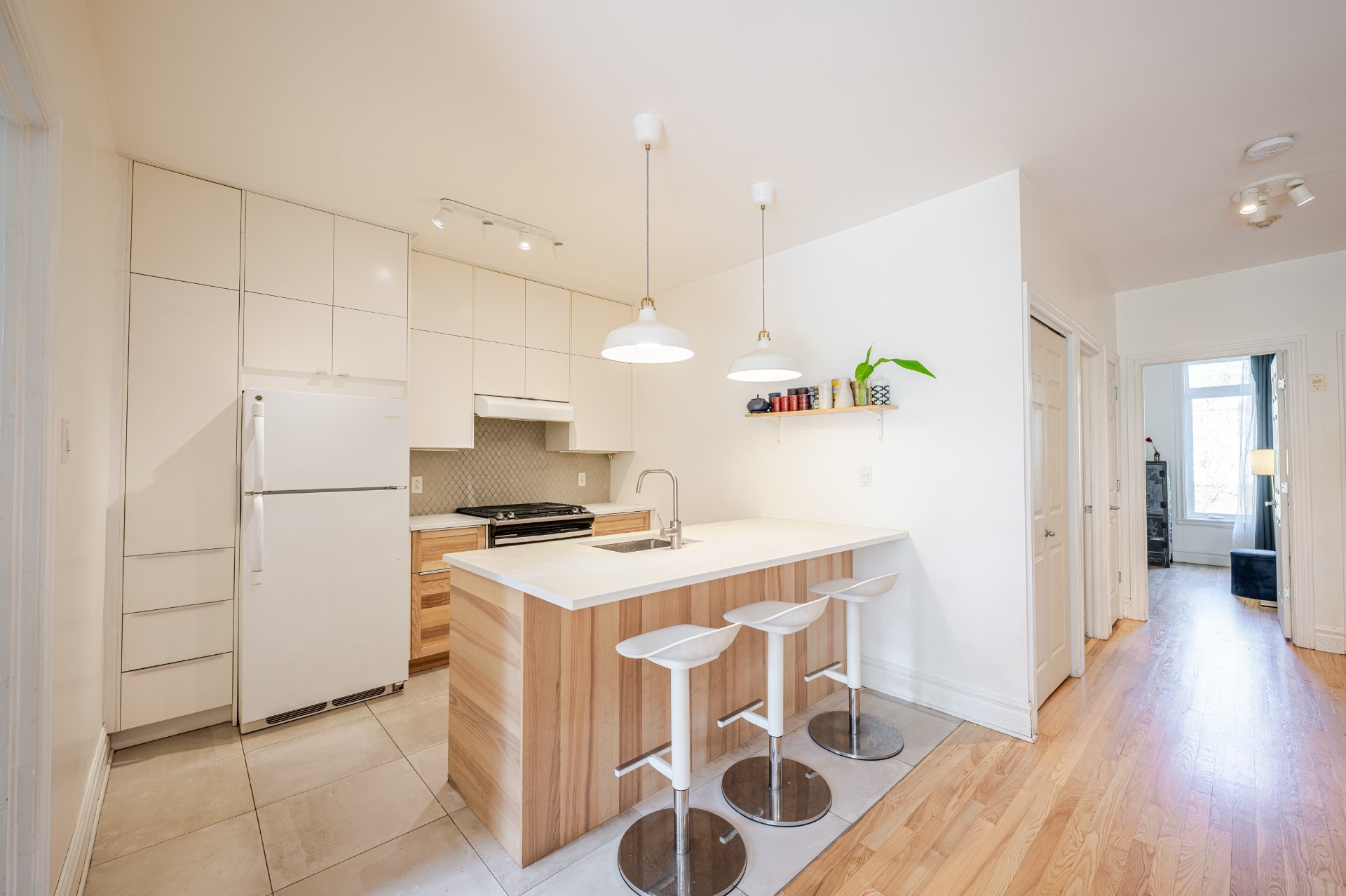 Photo - Kitchen