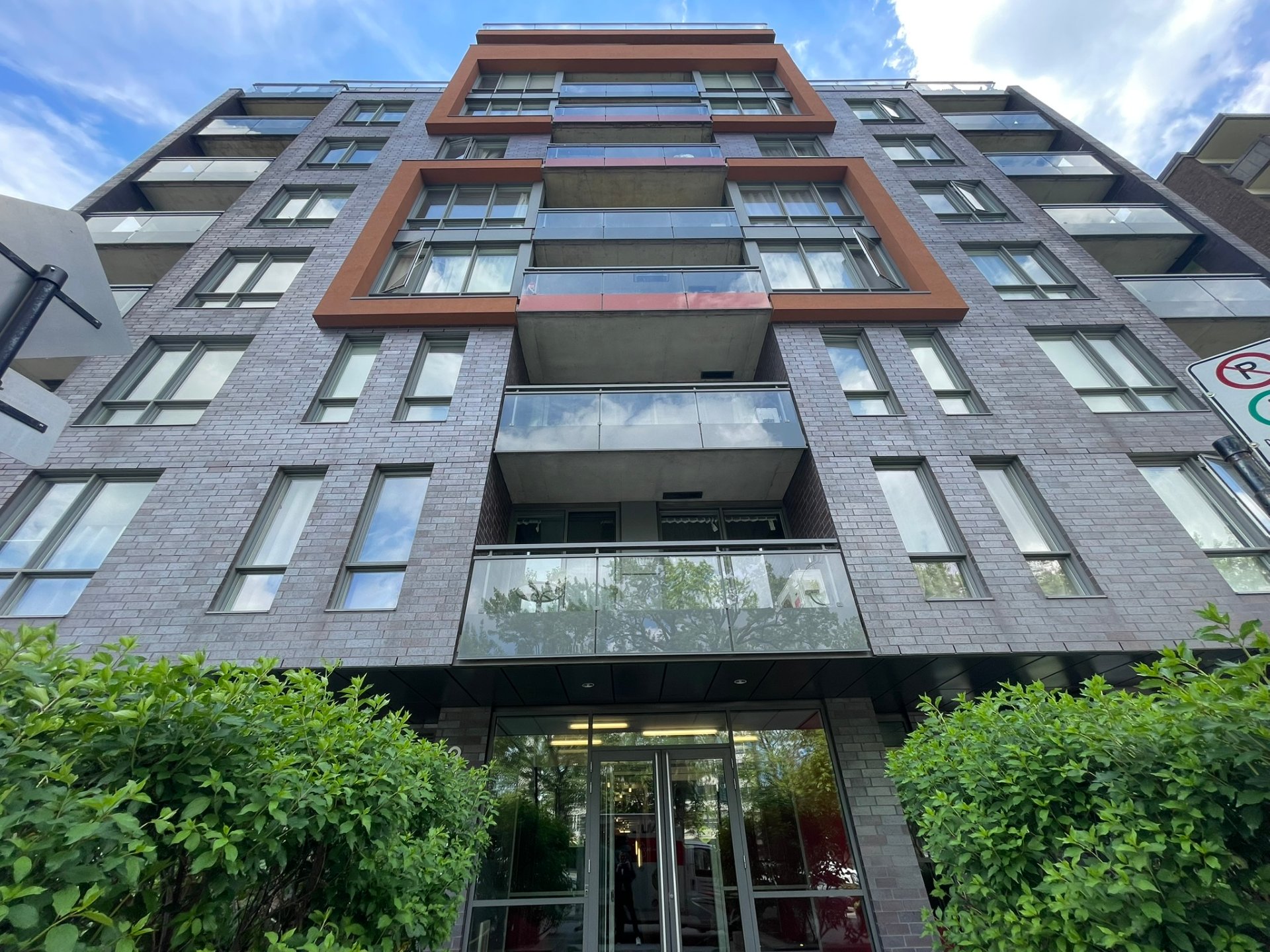 Photo - Façade