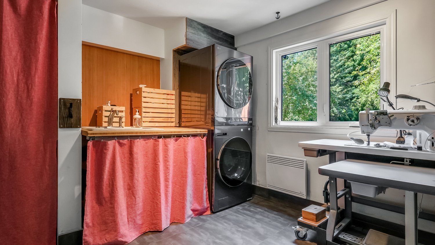 Photo - Laundry room